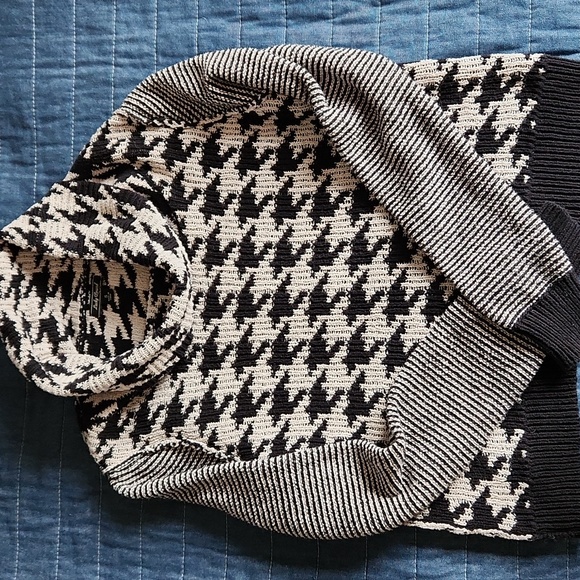 Lucky Brand black and cream cowl neck sweater, size small - Picture 6 of 6